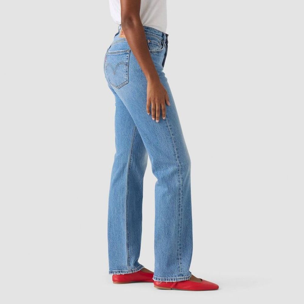 Levi's -  Women's 501 Curve Jeans - Play On Ref 31 Play On Ref - Picture 2 of 3